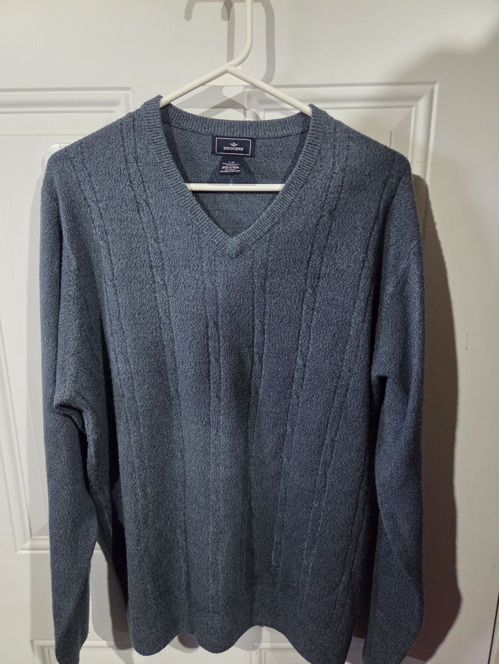 Dockers Men's Slate Blue V-Neck Cable Sweater